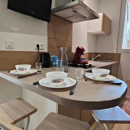 Pela'S Studio 10 Minutes From The Athens Airport Leontari  Exterior photo