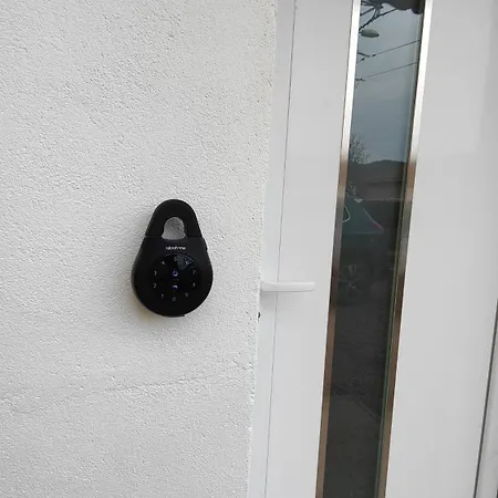 Pela'S Studio 10 Minutes From The Athens Airport Leontari  Exterior photo