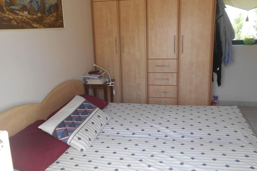 Pela's 10 Minutes From The Athens Airport Appartement *